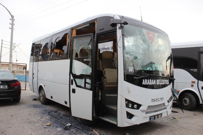 Kendi Kalecisine Kızan Taraftar Sahaya İndi