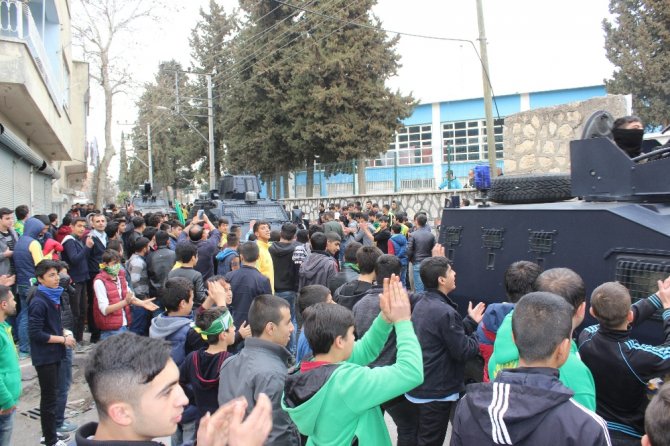 Kendi Kalecisine Kızan Taraftar Sahaya İndi