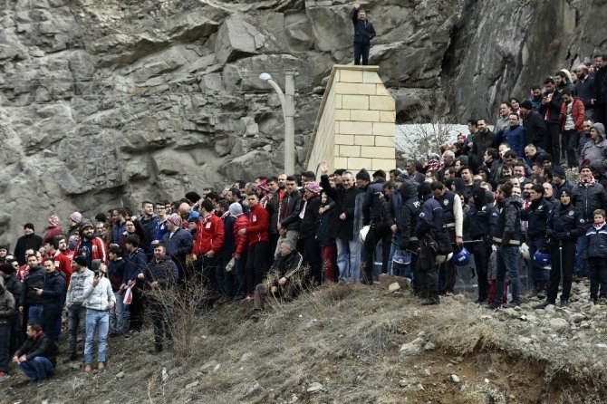 Gümüşhanespor Taraftarları Dağları Tribün Yaptı