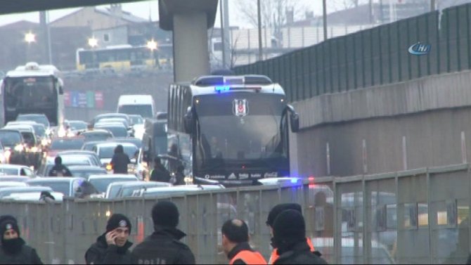 Takımlar Stada Geldi