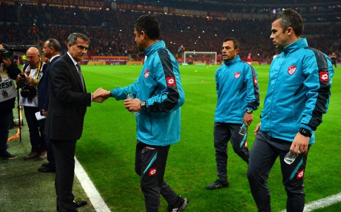 İlk 20 Dakika Golsüz Geçti