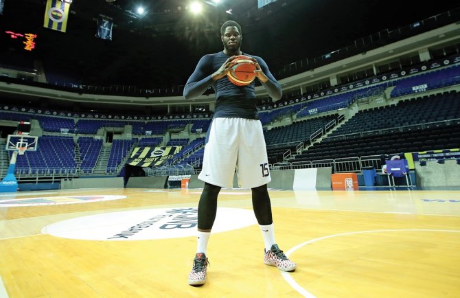 Bennett’tan Obradovic’e Övgü