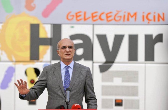 Chp’nin Otobüsleri Ve Kampanya Görselleri Hazır