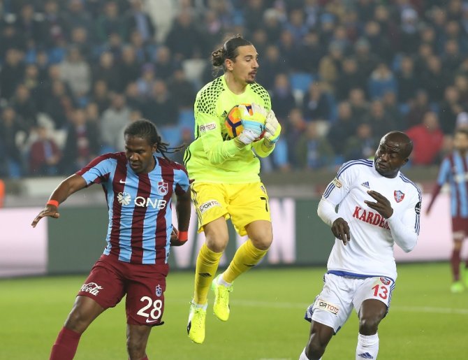 Trabzonspor, Kardemir Karabükspor’u Tek Golle Geçti