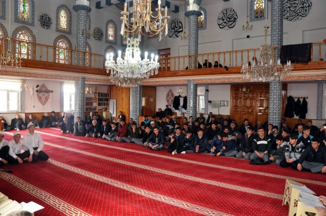 Gümüşhane’de Genç Sadâ Kur’an-ı Kerim’i Güzel Okuma Yarışması Düzenlendi