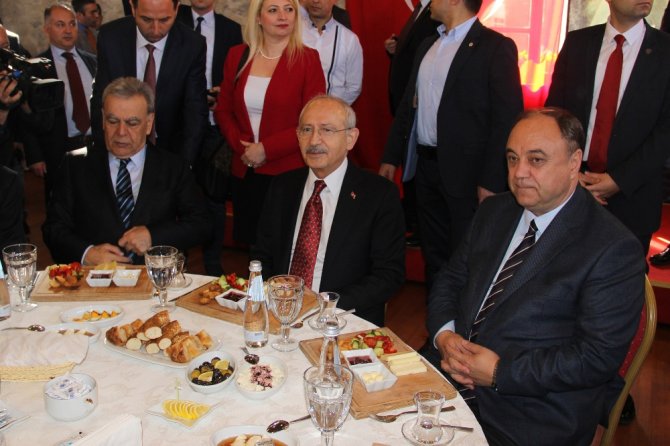 Kılıçdaroğlu İş Dünyası Ve Kulüp Yöneticileriyle Buluştu