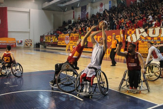Galatasaray Yalova’da Güldü