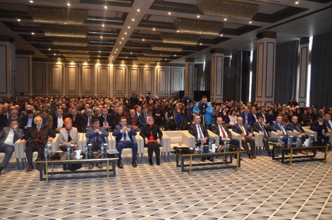 Trabzon Ak Parti’de Geniş Katılımlı Referandum Çalıştayı Yapıldı