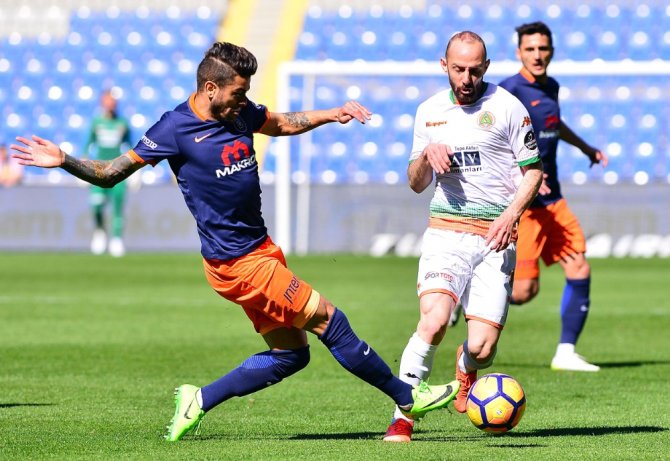 Medipol Başakşehir’in Zirve Takibi Sürüyor