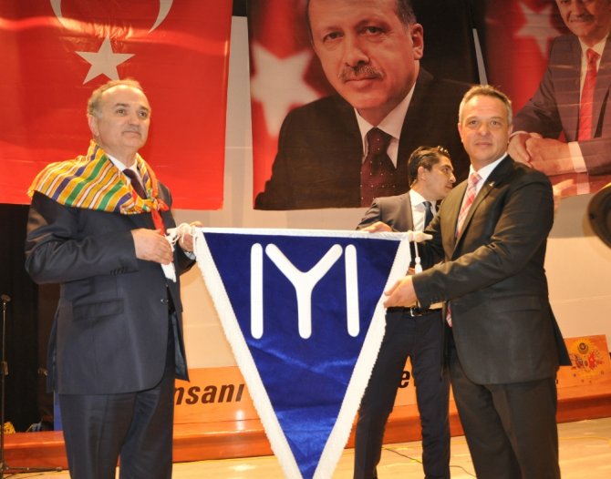 Bakan Özlü: Türkiye’deki Muhalefet Proje Üretmez