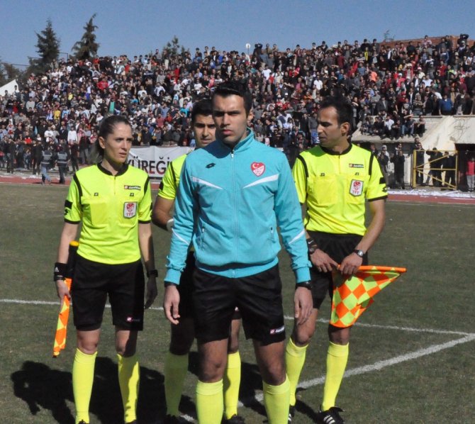 Olaylı Maç Yarıda Kaldı