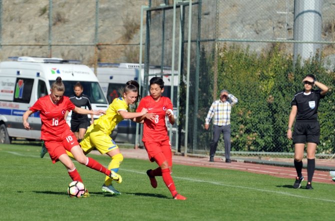 Kadın Millilerden 4 Gollü Galibiyet