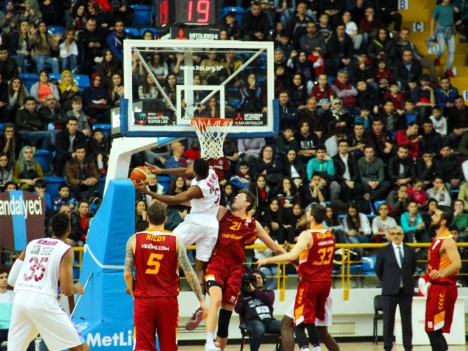 Aslan Trabzon’da Kükredi