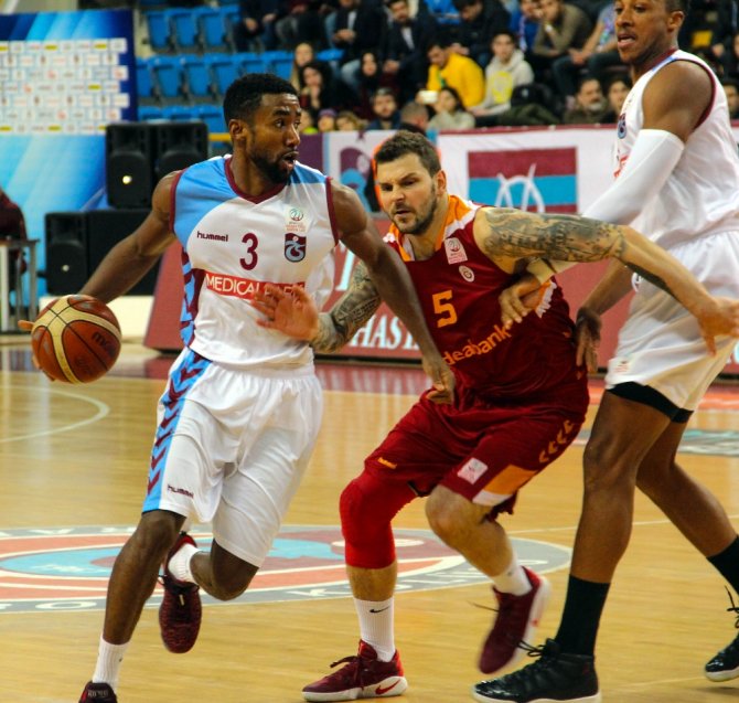 Aslan Trabzon’da Kükredi