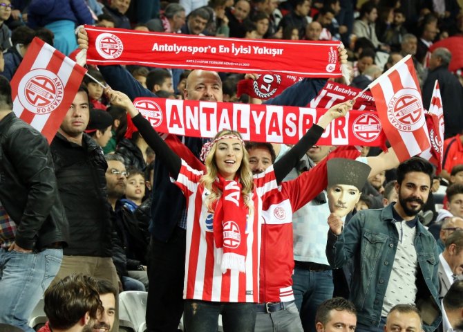 İlk Yarıda 3 Gol Vardı