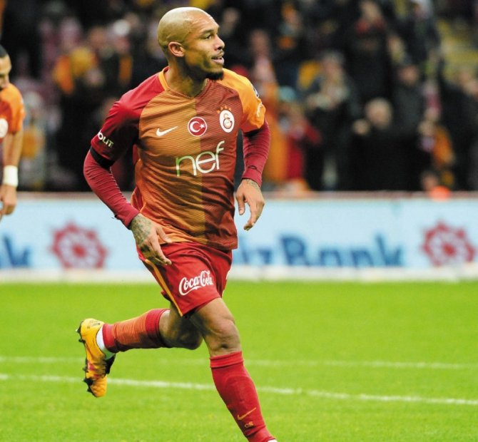 Sneijder Ve De Jong Trabzon’a Yetişecek