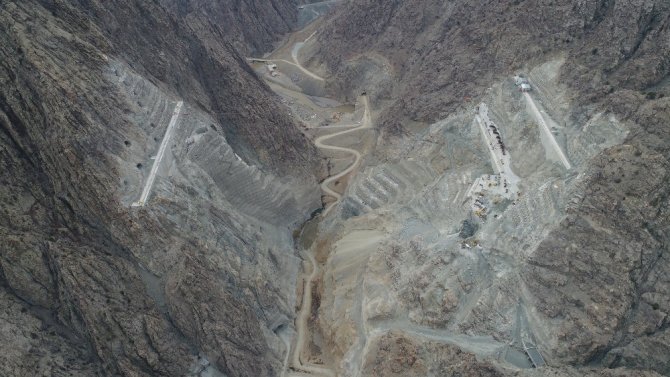 Yusufeli Barajı’nın Gövdesinde Kullanılacak Betonla 150 Metrekare 35 Bin Daire Yapılabiliyor