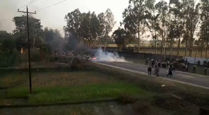 Polisle Protestocular Arasında Çatışma: 3 Ölü