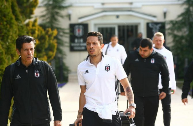 Beşiktaş Yunanistan’a Gitti: Caner Erkin De Kadroda