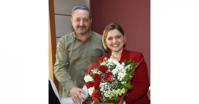 "Maalesef Siyasette Kadın Yok"