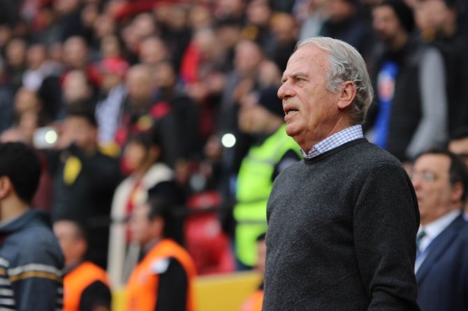 Takımını Giresunspor Maçına Islak Zeminde Hazırlıyor