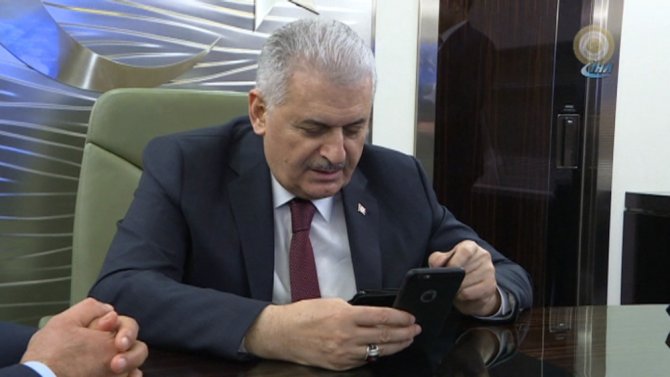Başbakan Uçakta Kız İstedi