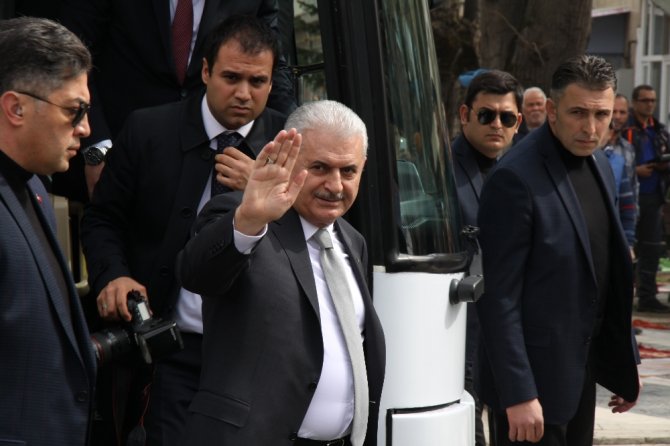 Başbakan’da ’Özçekim’ Yarışı