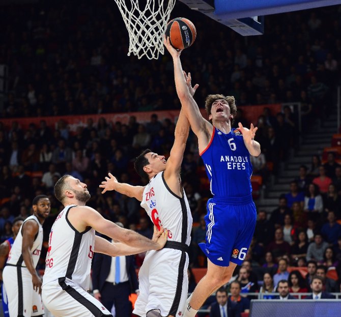 Anadolu Efes Sahasında Farklı Yenildi