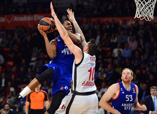 Anadolu Efes Sahasında Farklı Yenildi