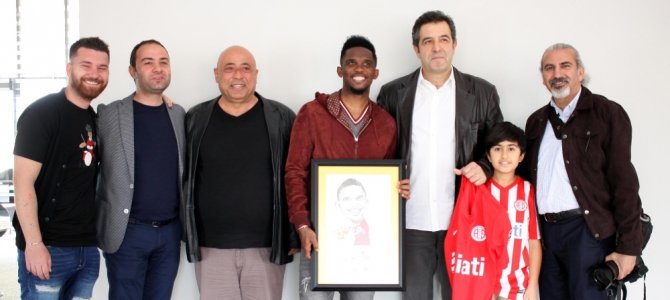 Eto’o’ya Karikatür Sürprizi