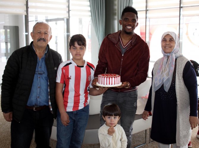 Eto’o’ya Karikatür Sürprizi