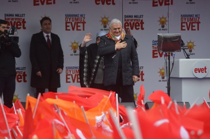 Başbakan Hollanda’ya Seslendi: Buradan Uyarıyorum !