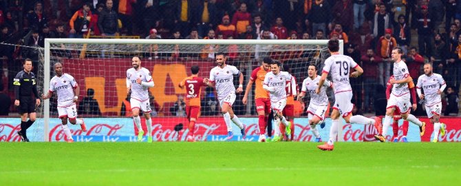 Kaptan Gemisini Kurtardı!