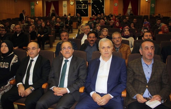 Giresun’da “Anayasa Değişikliği Ve Referandum Süreci “Konferansı