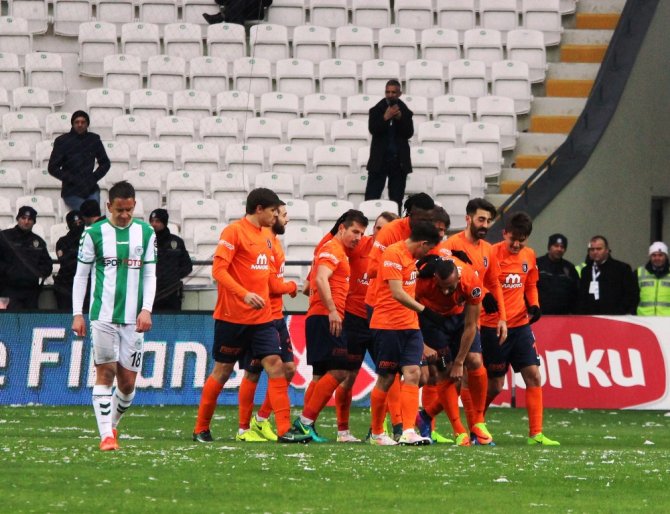 Başakşehir Zirve Takibini Sürdürüyor!