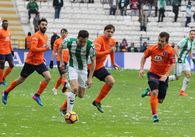 Başakşehir Zirve Takibini Sürdürüyor!