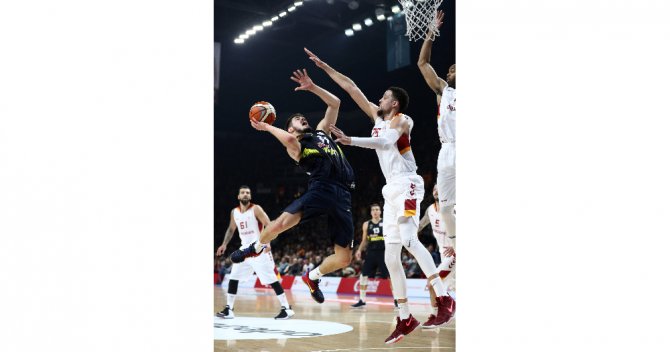 Derbide Kazanan Yine Fenerbahçe!