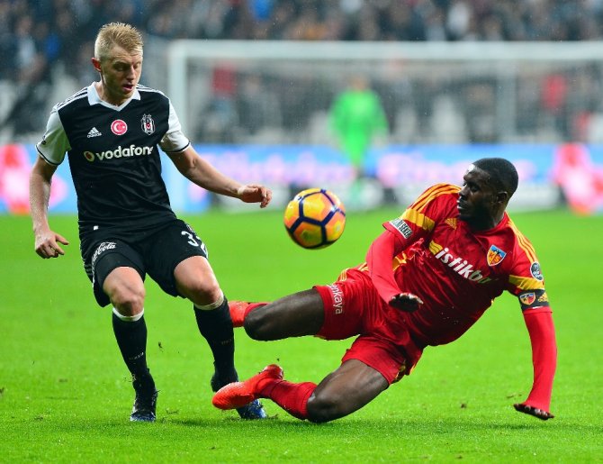 Beşiktaş Sergen Yalçın’a Takıldı