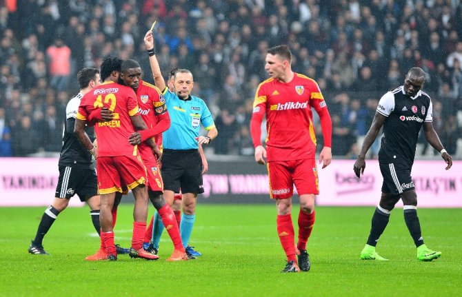 Beşiktaş Sergen Yalçın’a Takıldı