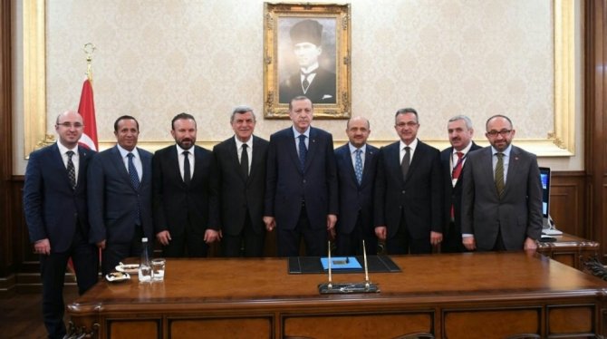 Cumhurbaşkanı Erdoğan Şampiyon Sporcuları Ödüllendirdi