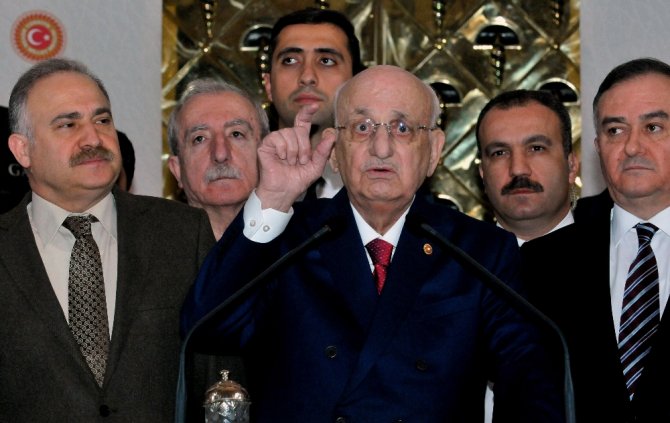 “Rutte Mi Yoksa Hilter Mi, Musolini Mi, Franco Mu?”