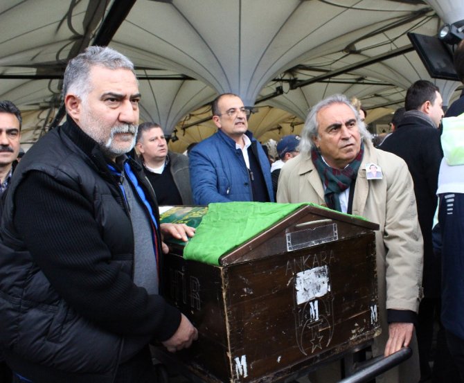 Hüseyin Avni Aker’in Kızına Veda