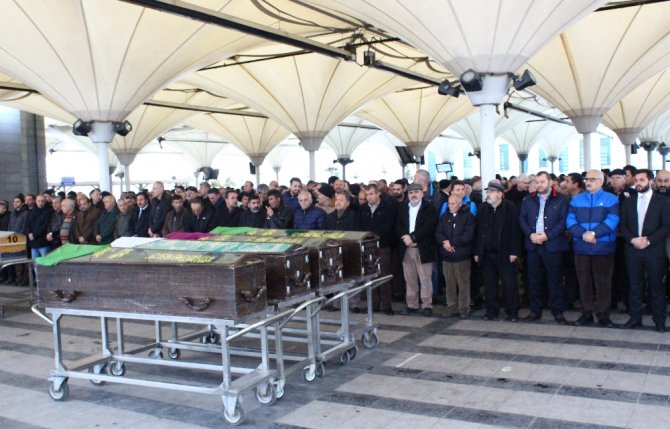 Hüseyin Avni Aker’in Kızına Veda