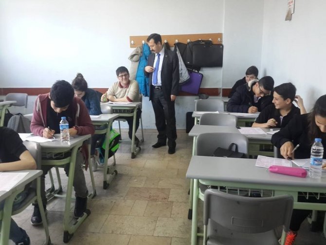 Hopa Kaymakamı Görükmez’den Okullara Ziyaret