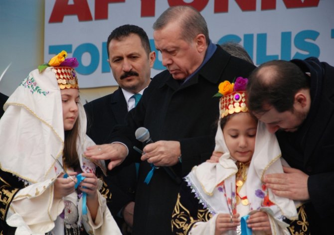 Fatih Sultan Mehmet’i Örnek Gösterdi, 18 Yaşa Vurgu Yaptı
