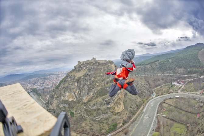 135 Metreden Nefes Kesen Atlayış