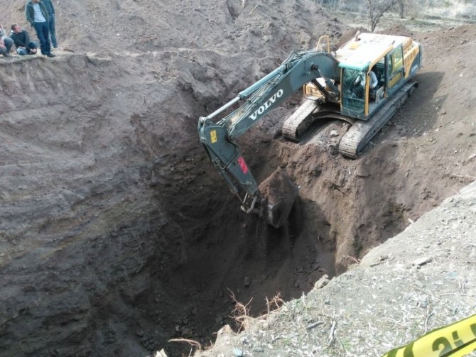 Yusufeli’nde 3 Ton Altın İçin Define Kazısı Başlattılar
