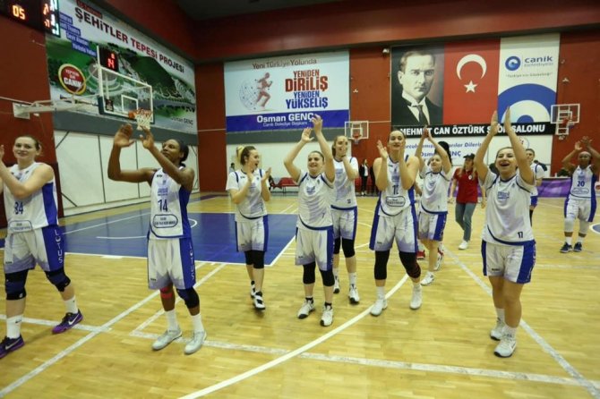 Canik Belediye Ligdeki 5. Galibiyetini Aldı