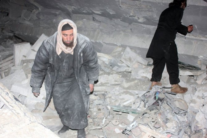 Suriye’de Camiye Hava Saldırısı: 63 Ölü