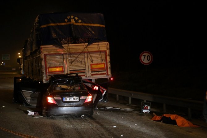 Otomobil Tırın Atlına Girdi: 1 Ölü, 6 Yaralı